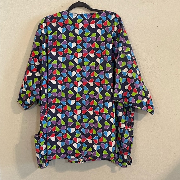 HEARTS SCRUBS  RMF HEARTS PLUS SIZE RAINBOW WOMENS - Picture 2 of 7